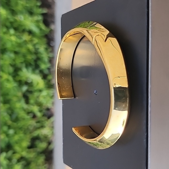 Kate Spade New York Raise The Bar Shiny Cuff Hinged Gold Tone Bracelet - Picture 5 of 5